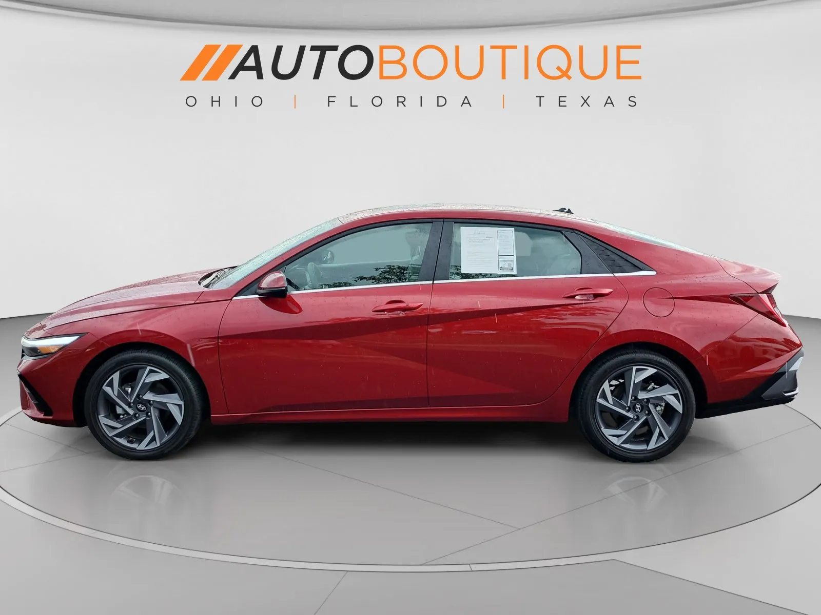Hyundai Elantra photo 2
