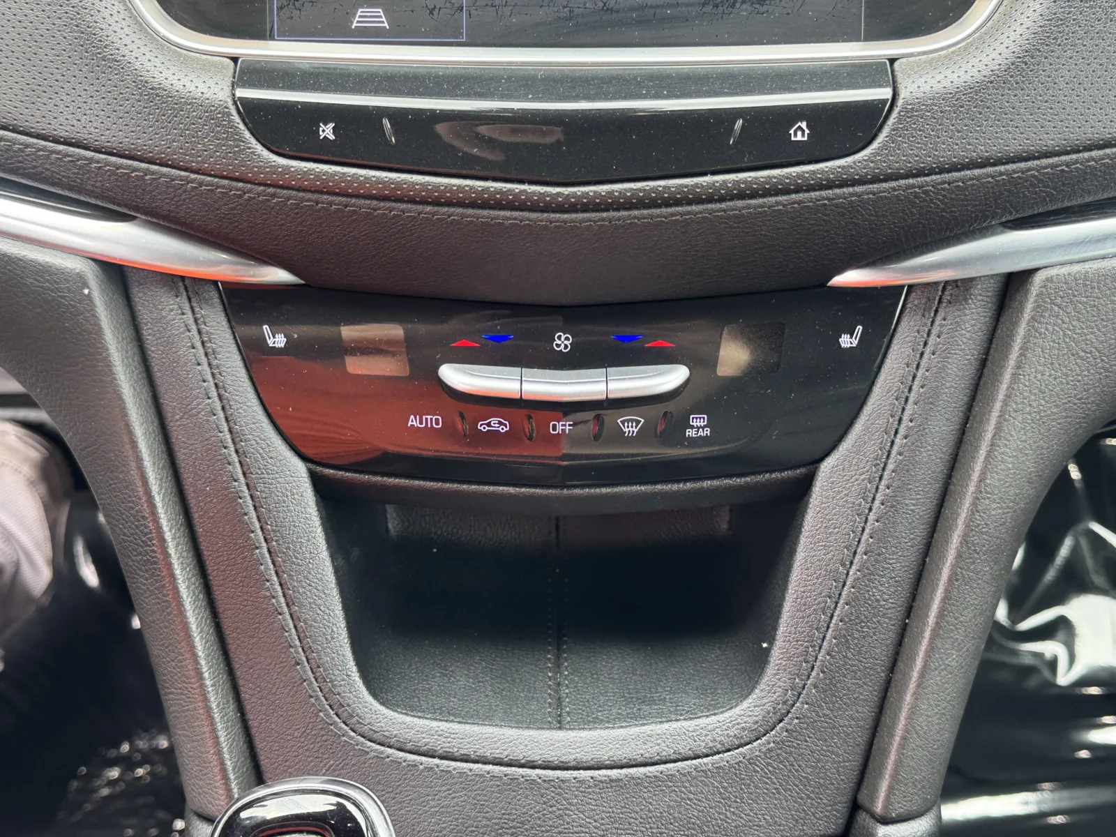 Cadillac XT5 photo 29