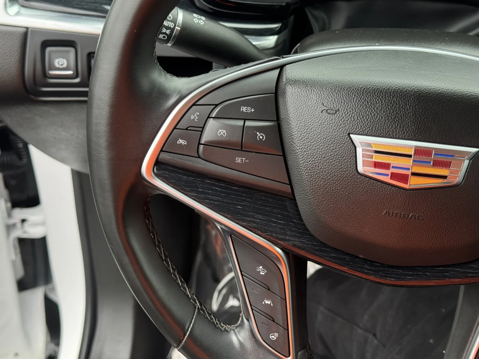 Cadillac XT5 photo 24