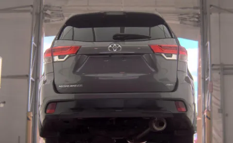 More photos of 2018 Toyota Highlander LE at Auto Boutique Ohio, OH
