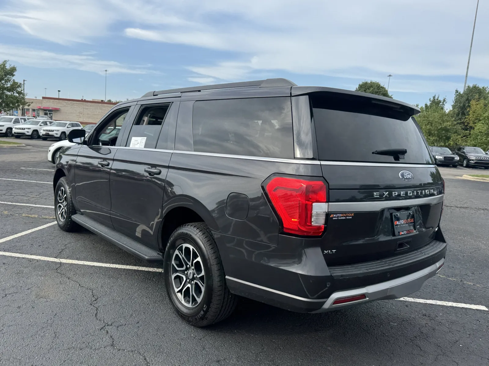 Ford Expedition MAX photo 10