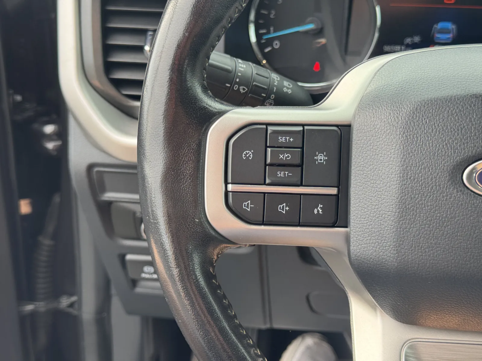 Ford Expedition MAX photo 23