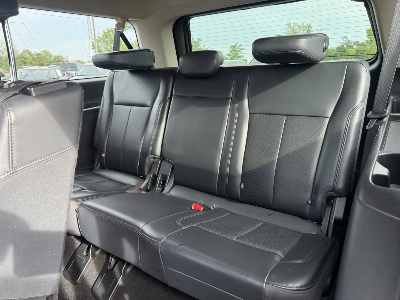 Ford Expedition MAX photo 17
