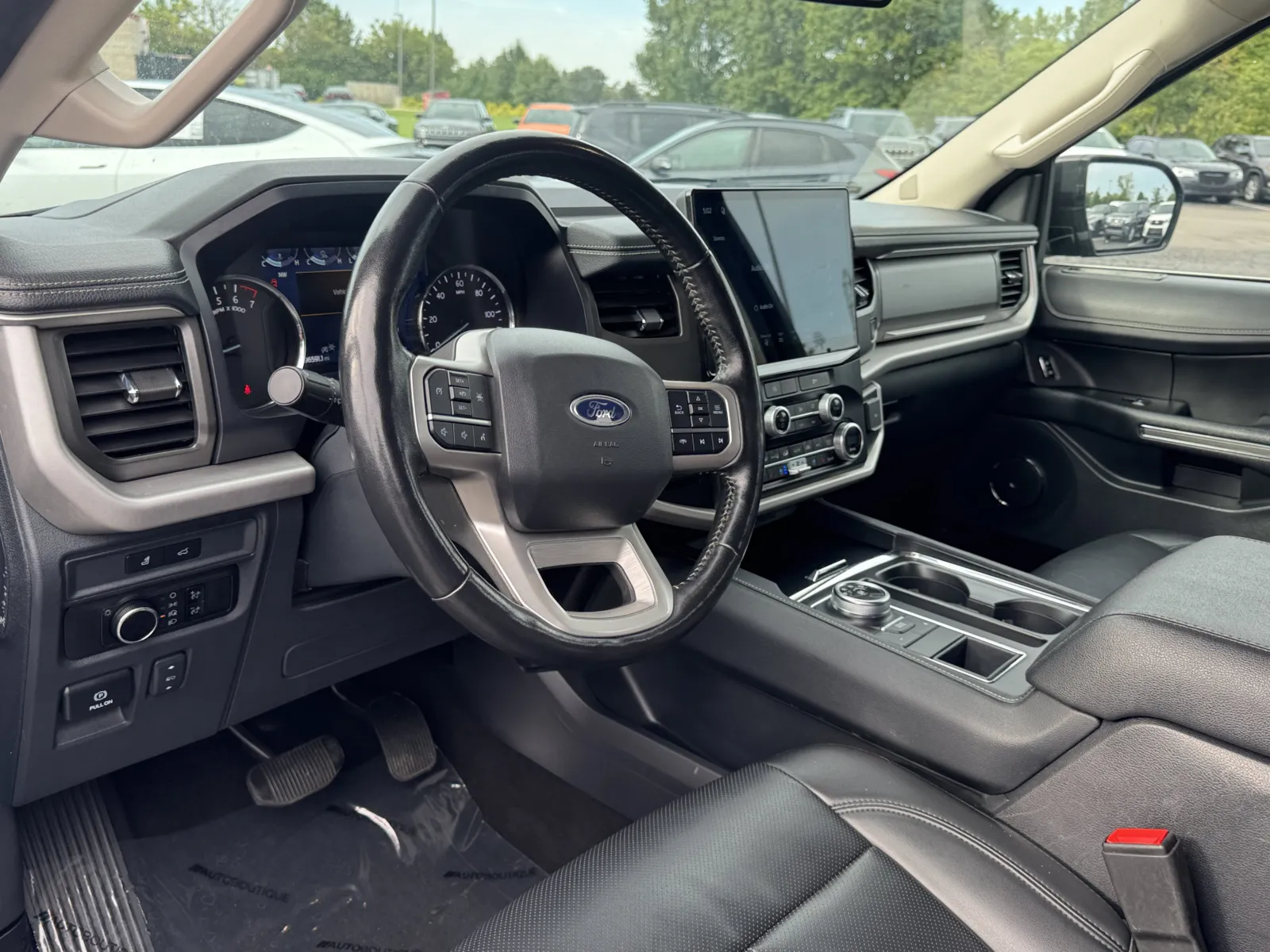 Ford Expedition MAX photo 7