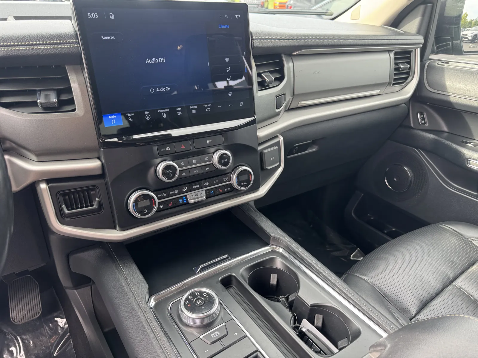Ford Expedition MAX photo 26