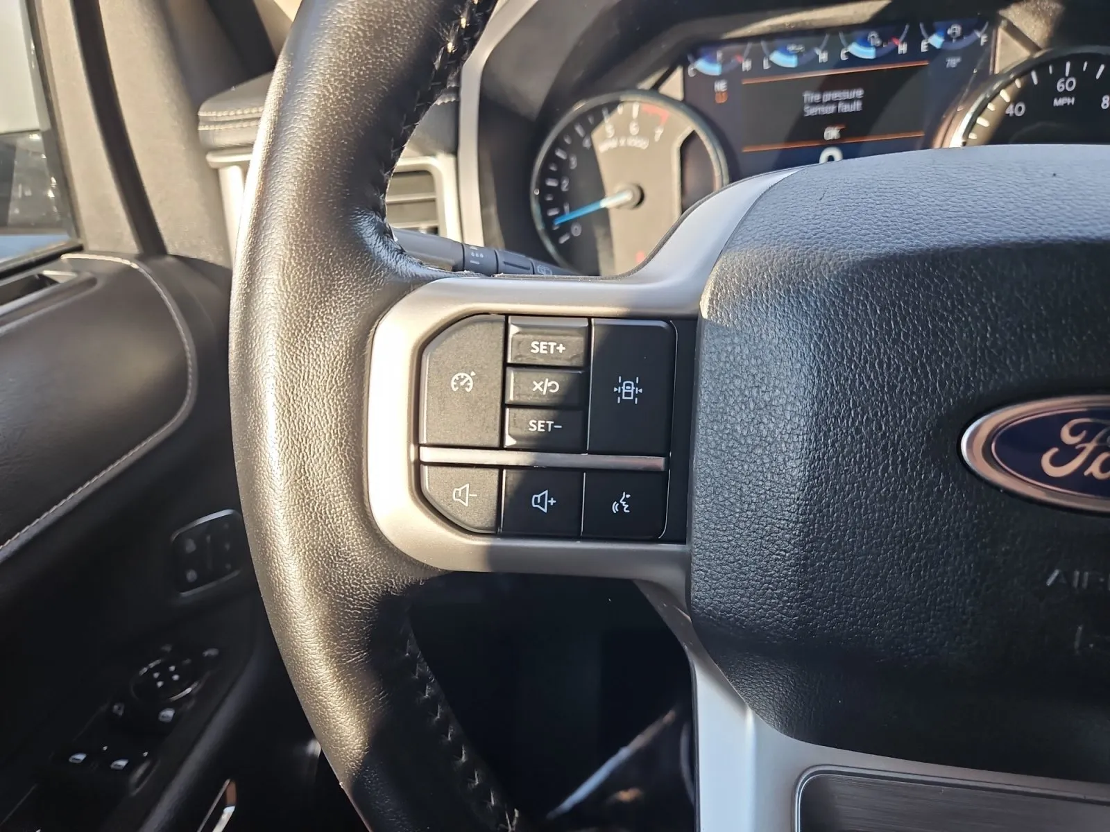 Ford Expedition MAX photo 27