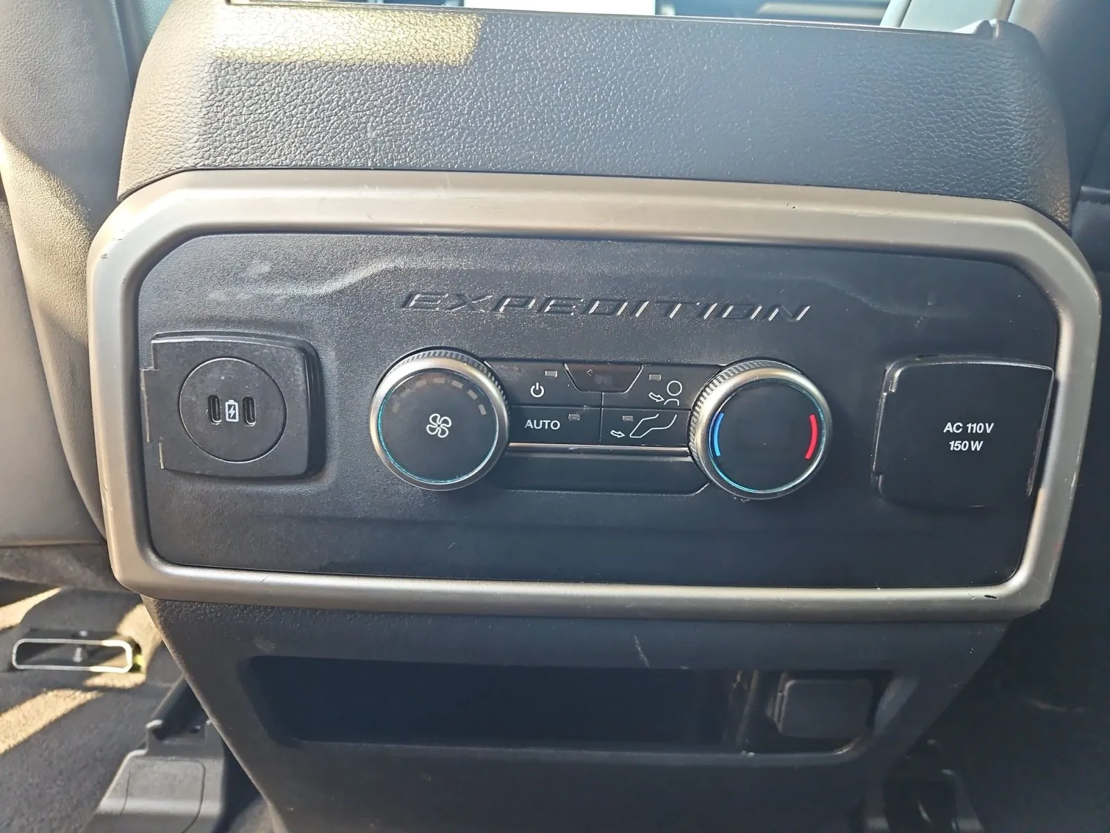 Ford Expedition MAX photo 13