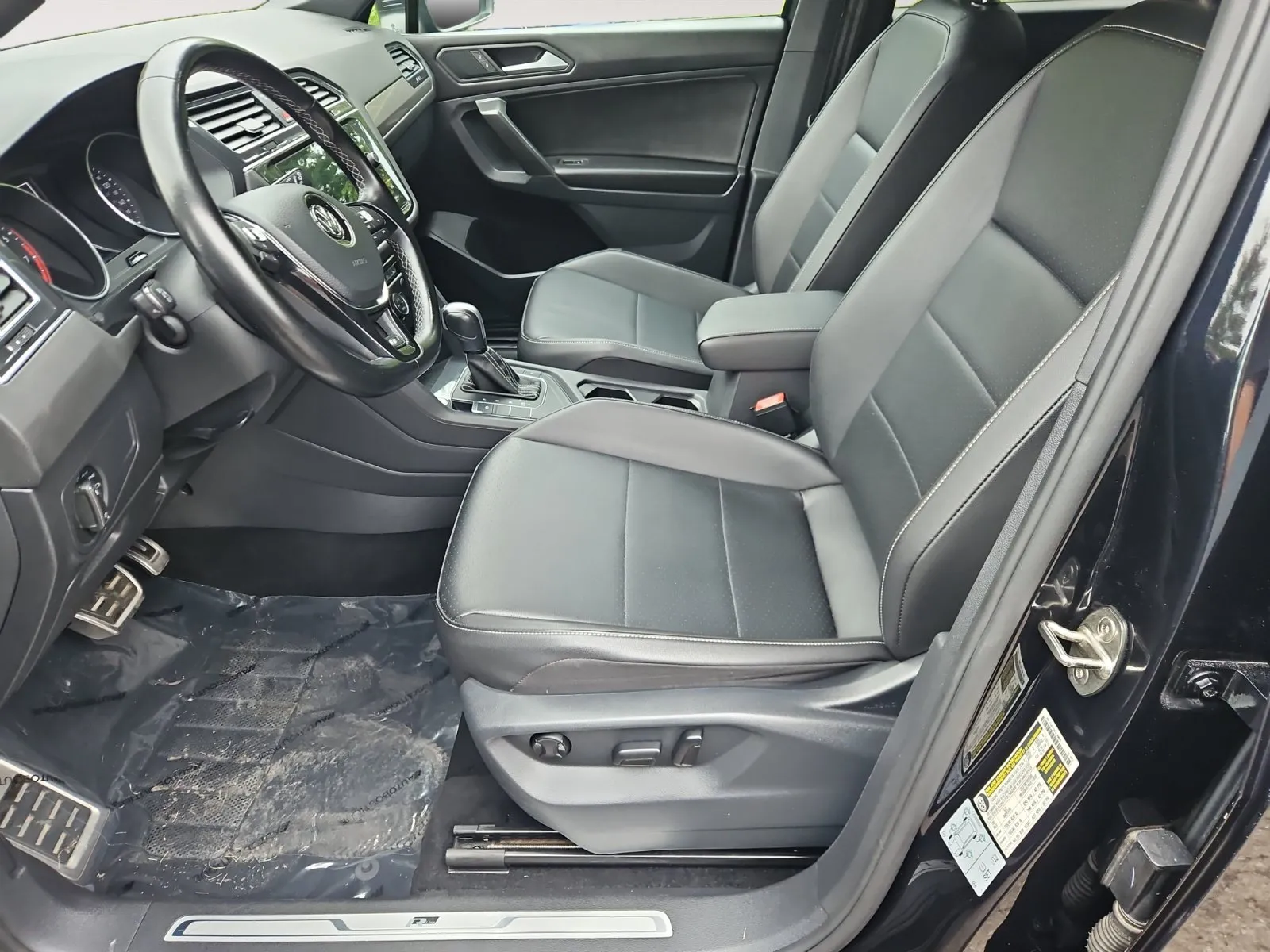 Volkswagen Tiguan photo 9