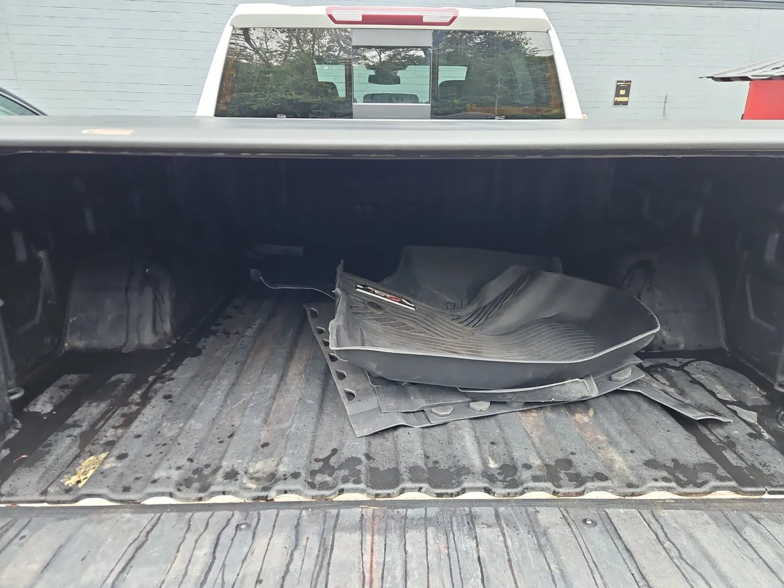 Chevrolet Silverado photo 16