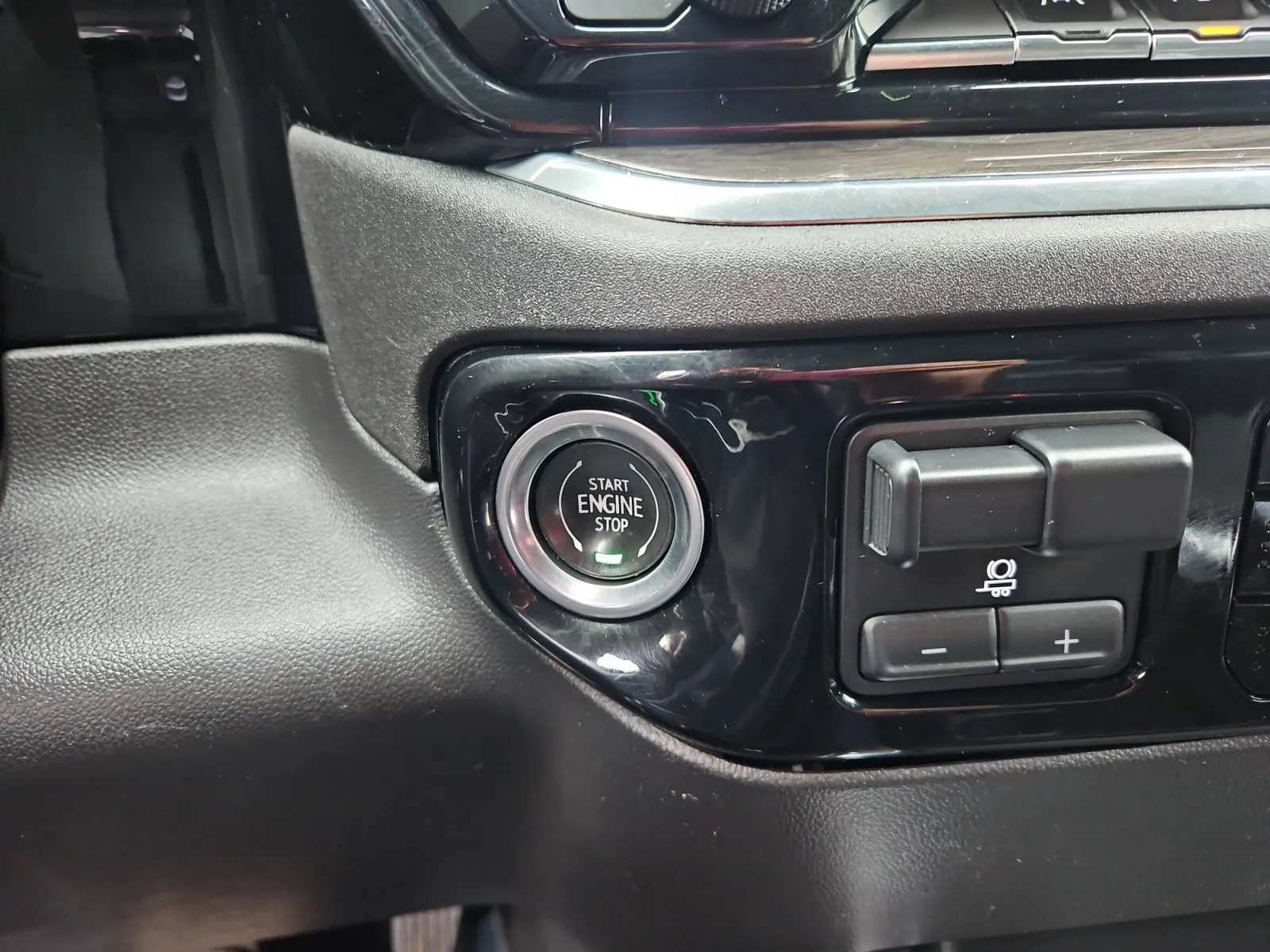 Chevrolet Silverado photo 21