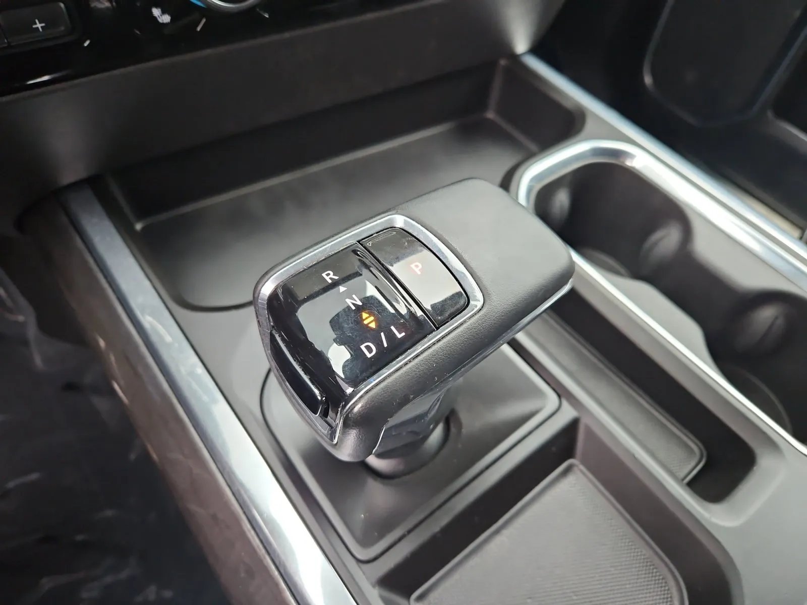 Chevrolet Silverado photo 25