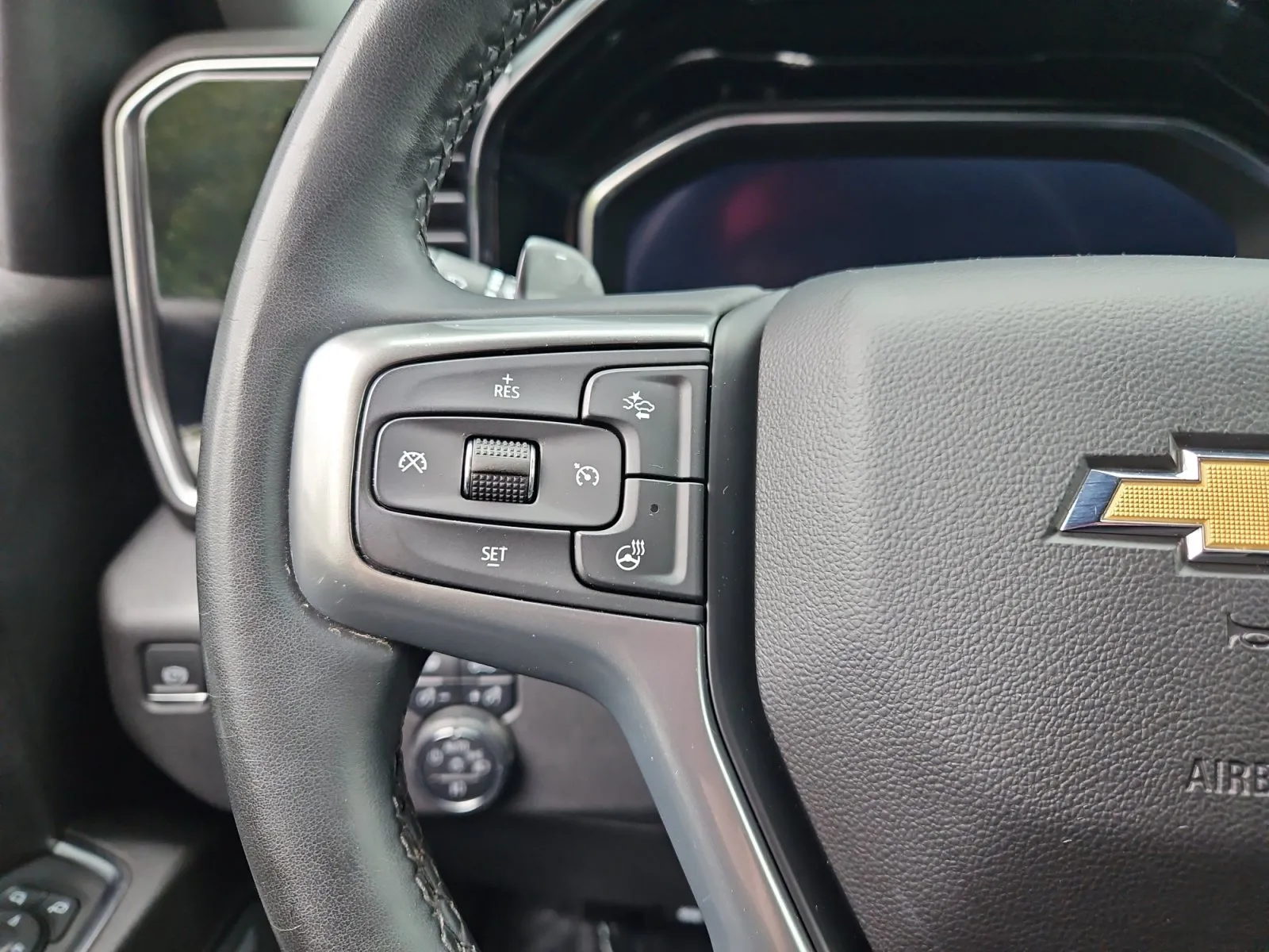 Chevrolet Silverado photo 29