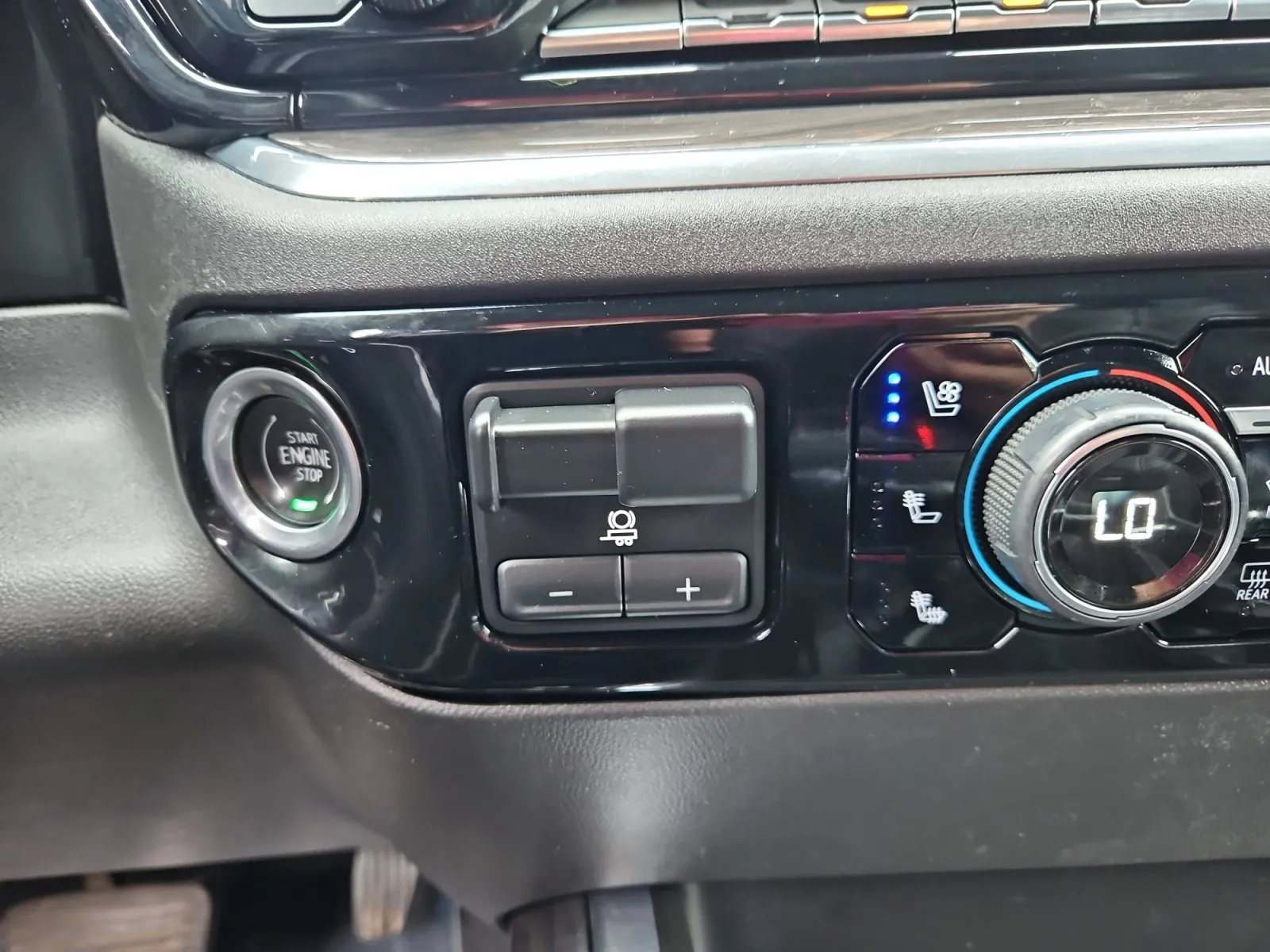Chevrolet Silverado photo 22