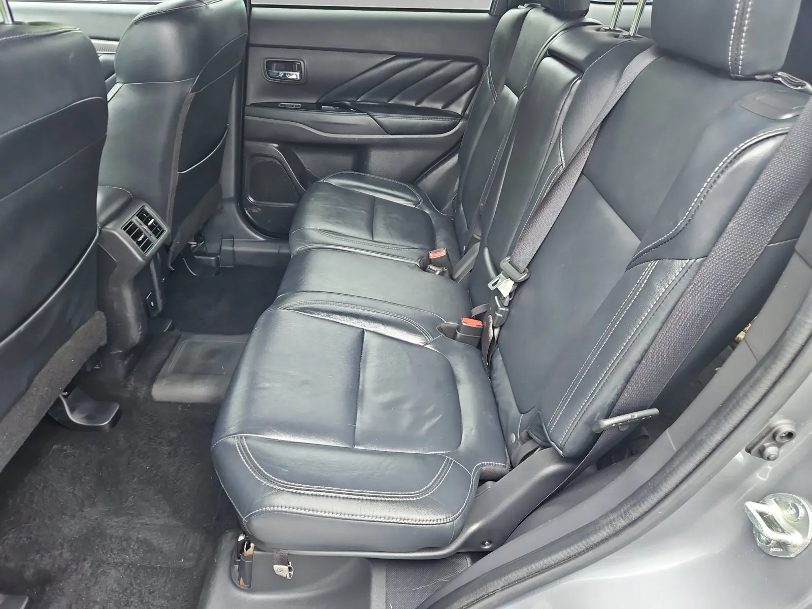 Mitsubishi Outlander photo 14