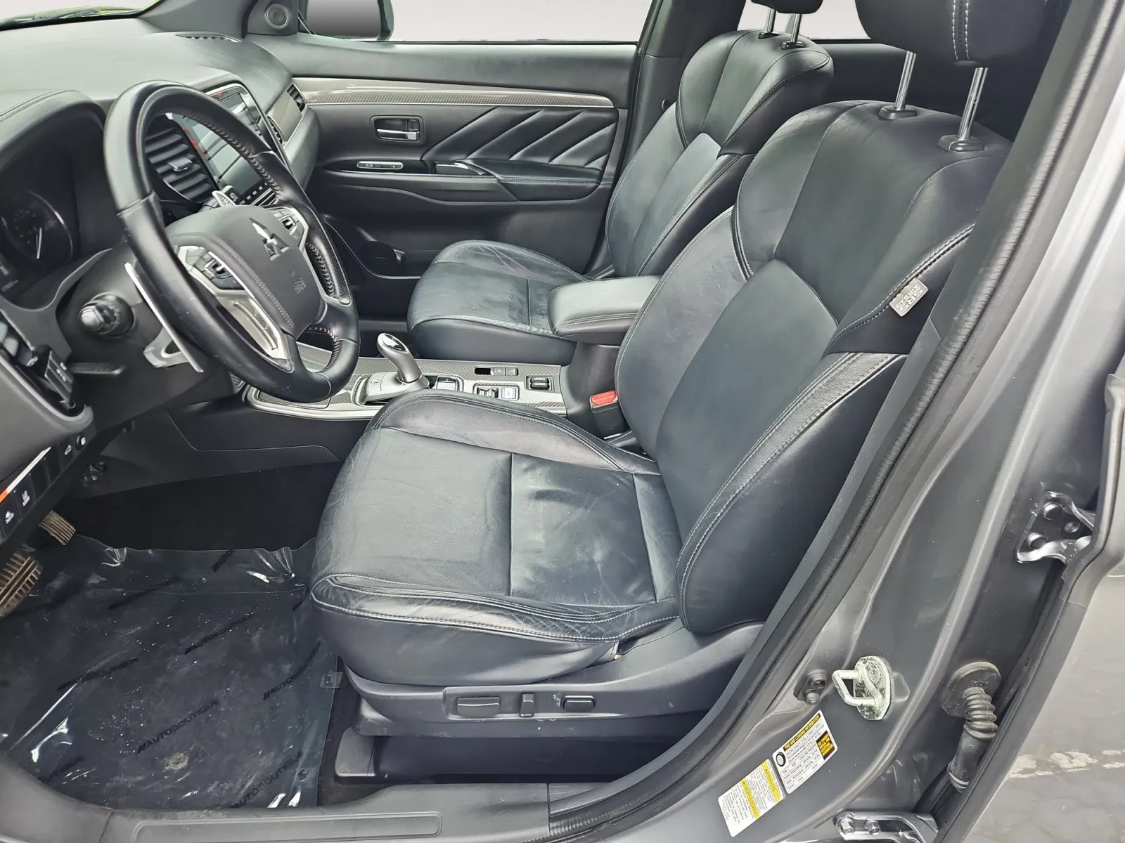 Mitsubishi Outlander photo 9