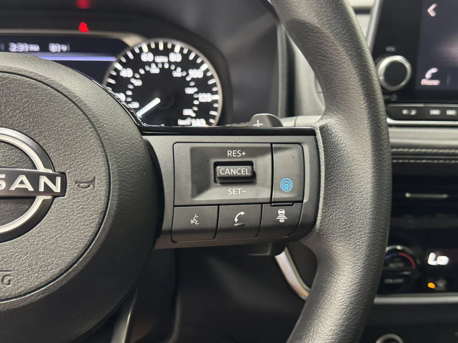 Nissan Rogue photo 19