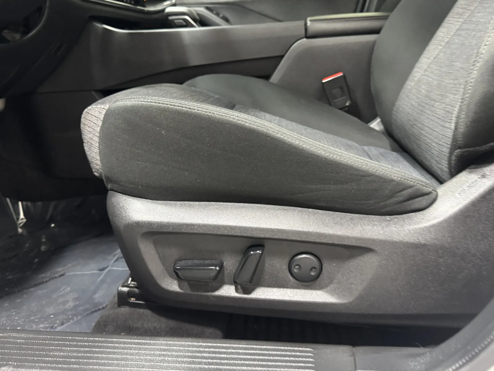 Nissan Rogue photo 11