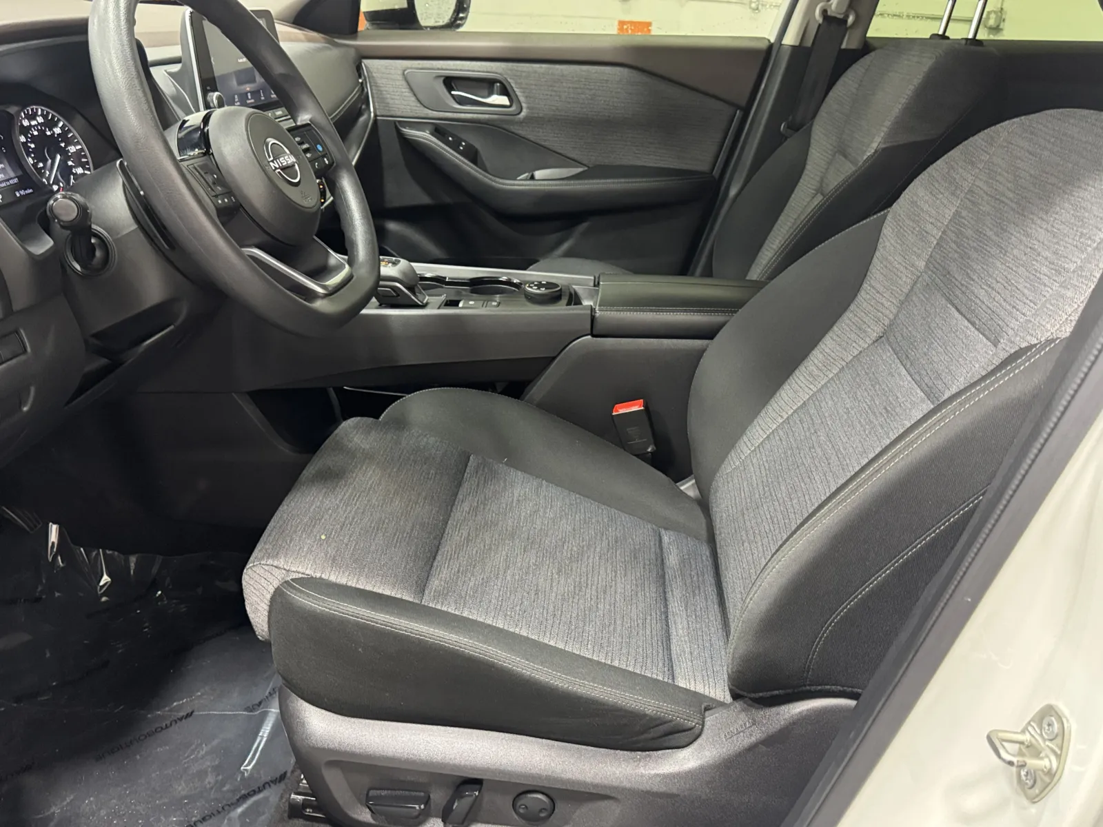 Nissan Rogue photo 9
