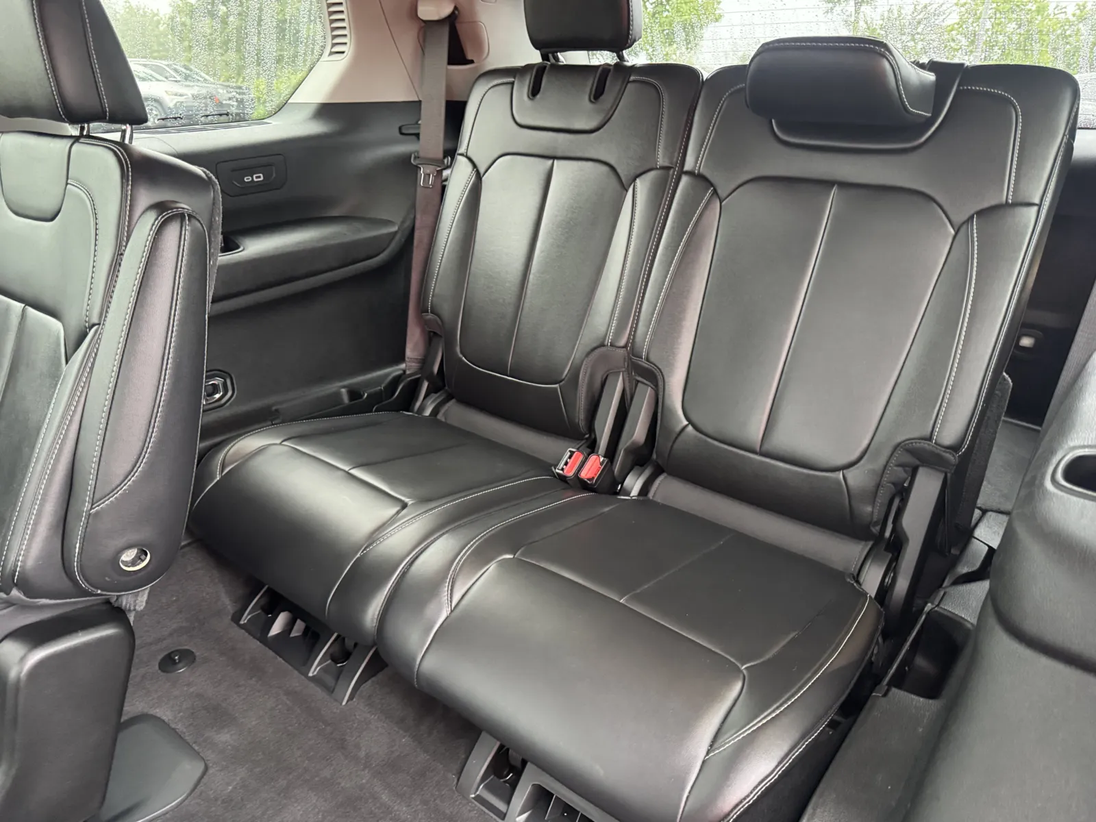 Jeep Grand Cherokee L photo 17
