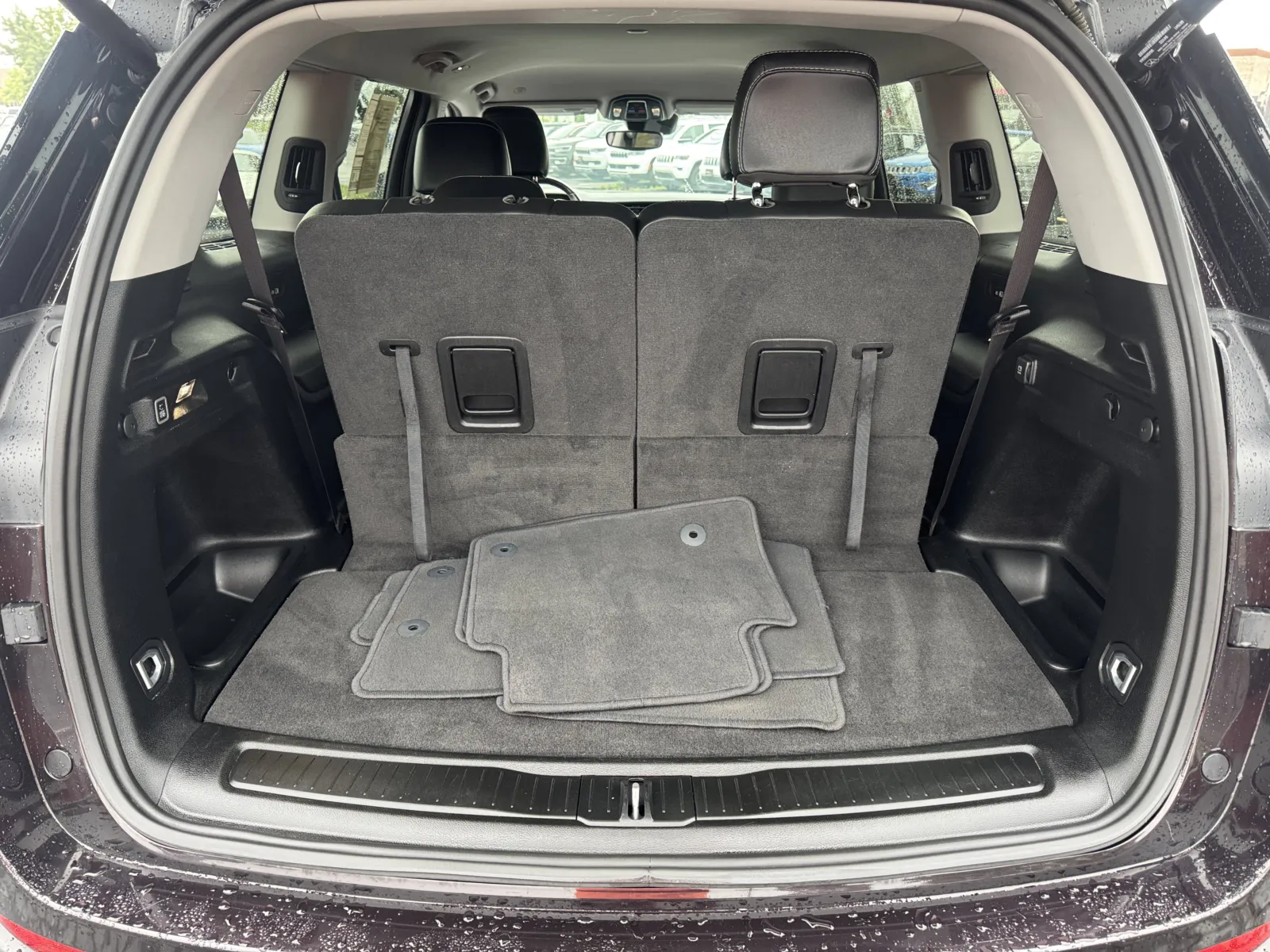 Jeep Grand Cherokee L photo 14