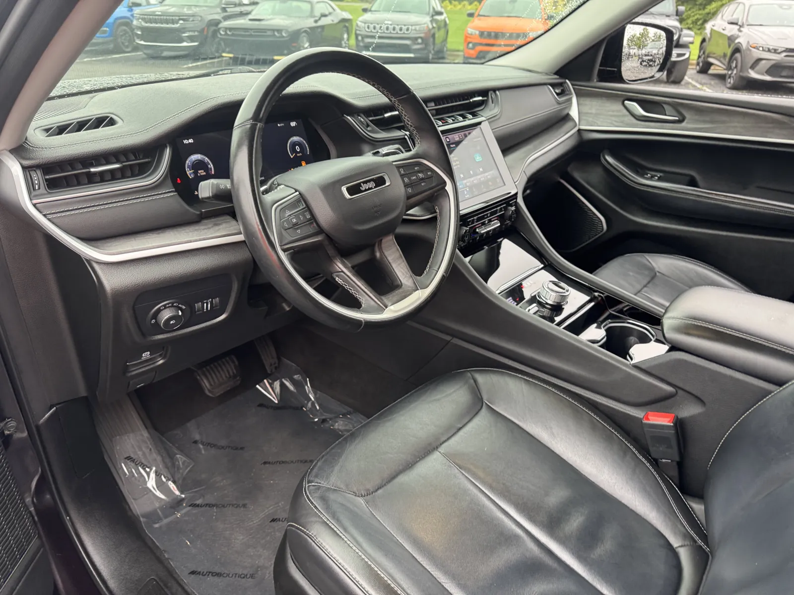 Jeep Grand Cherokee L photo 8