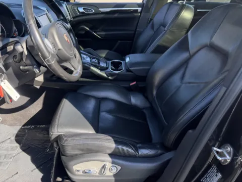 More photos of 2012 Porsche Cayenne S at Auto Boutique Ohio, OH