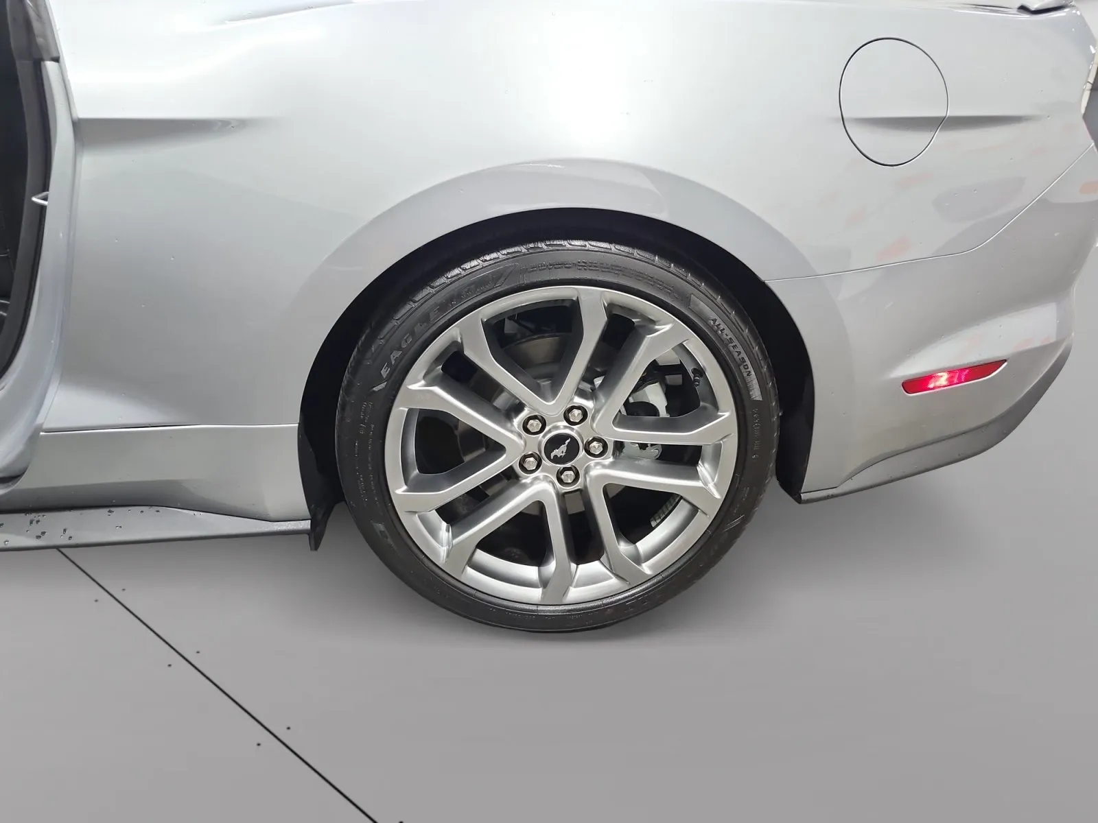 Ford Mustang photo 14