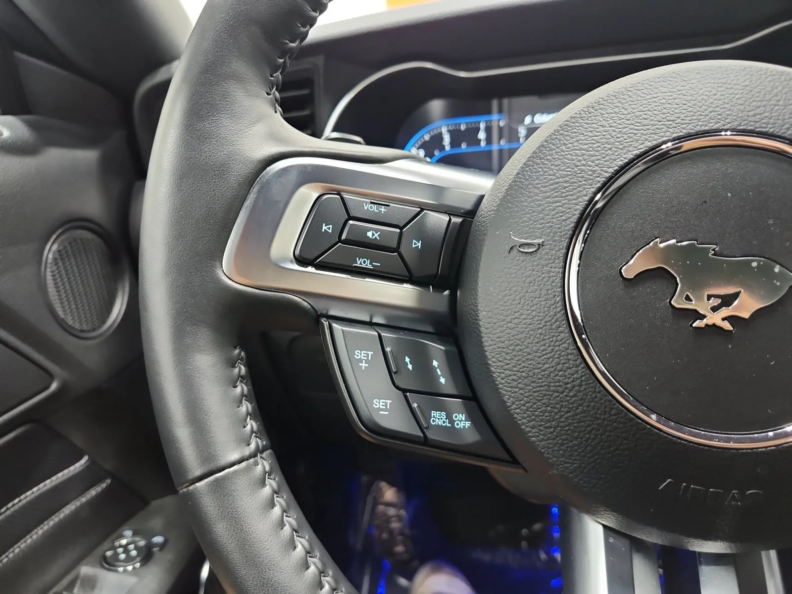 Ford Mustang photo 26