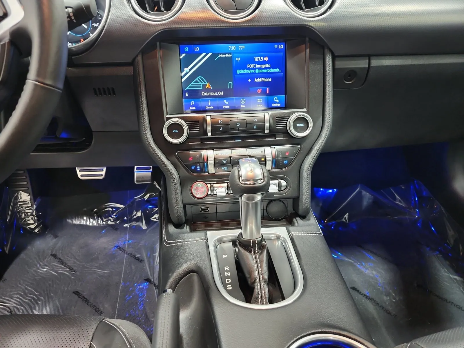 Ford Mustang photo 11