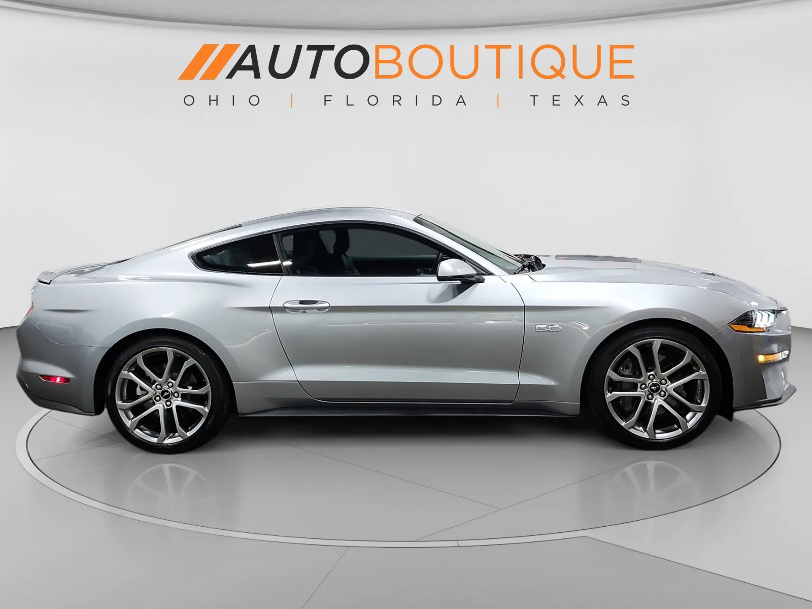 Ford Mustang photo 6
