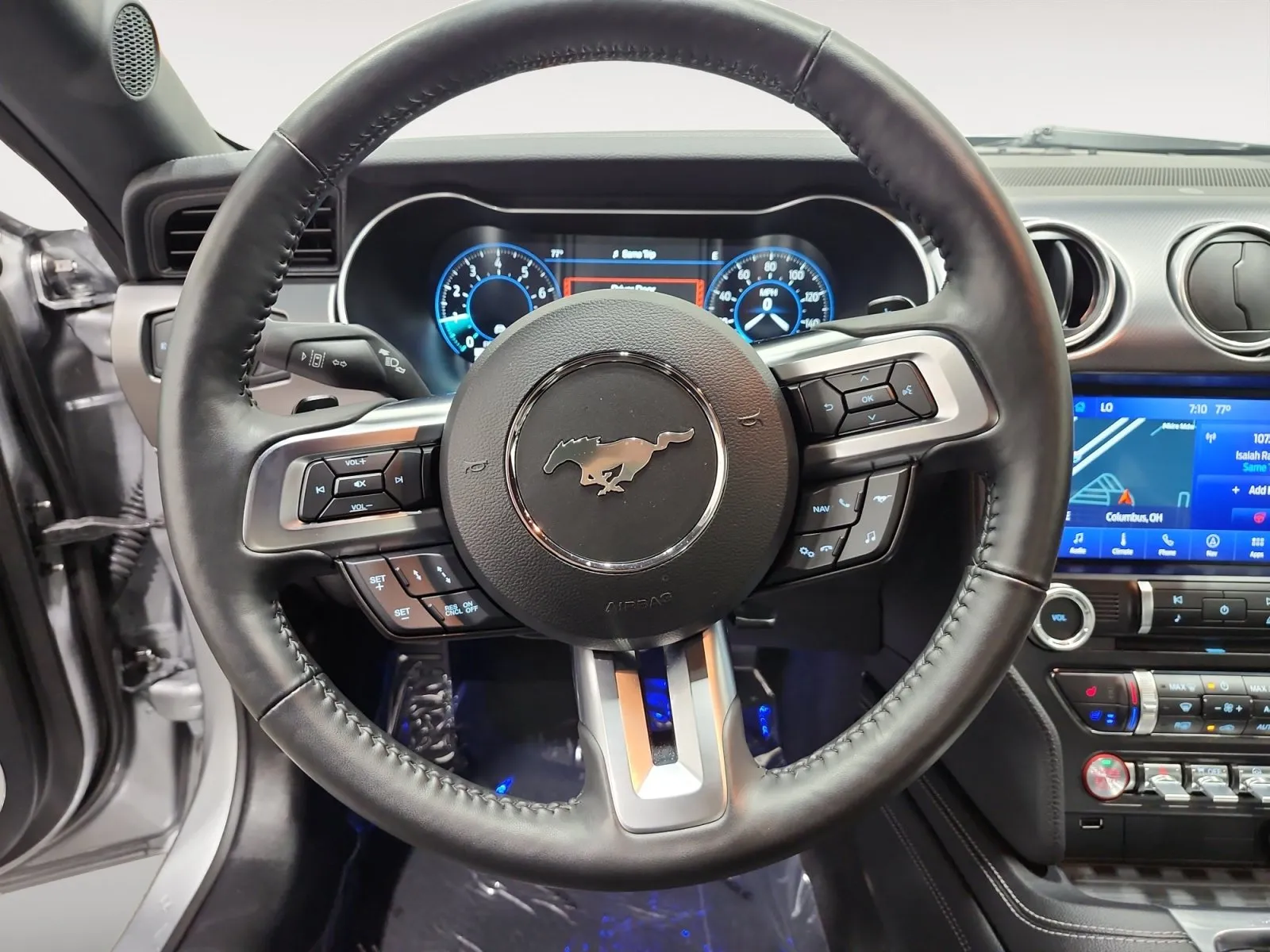 Ford Mustang photo 12