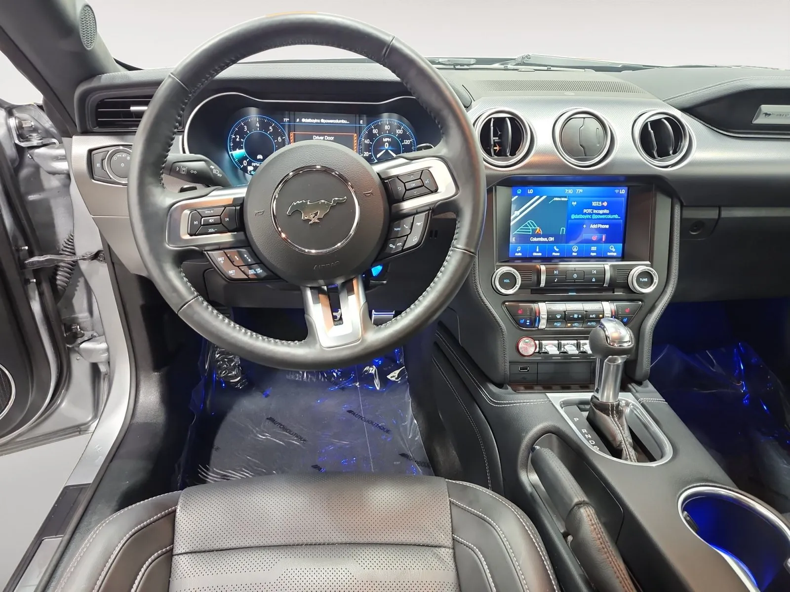 Ford Mustang photo 10