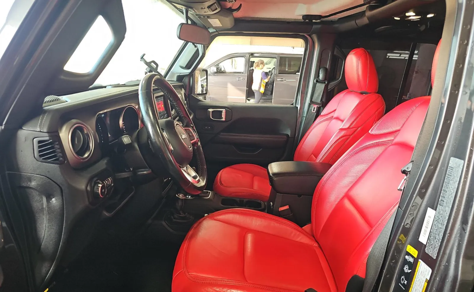 Jeep Wrangler photo 6