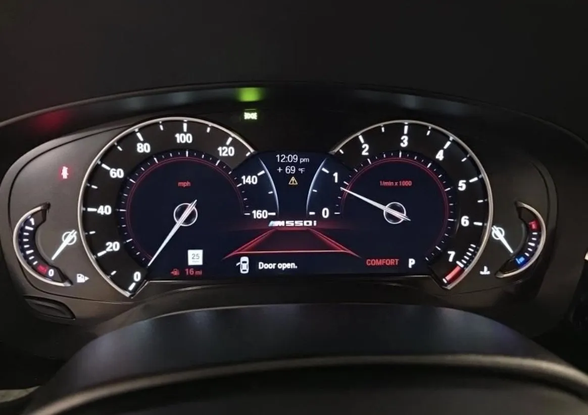 BMW 5 Series photo 6