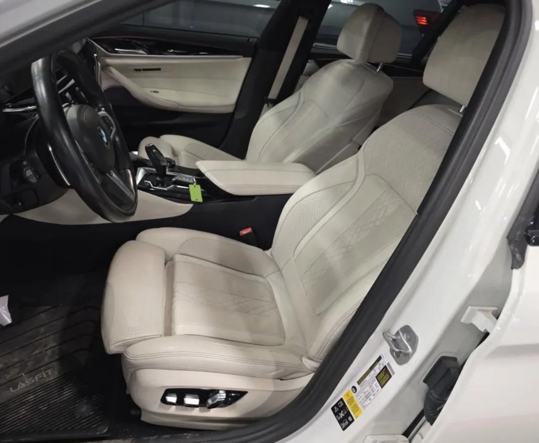 BMW 5 Series photo 5
