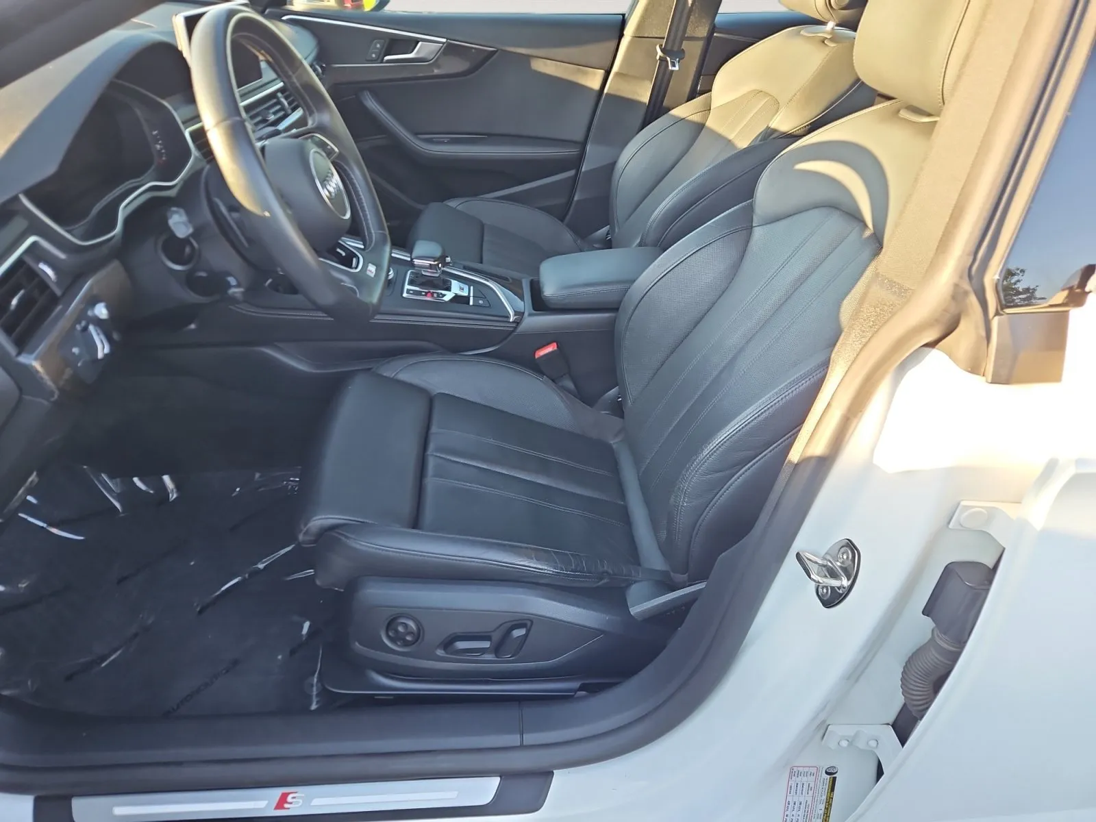 Audi S5 photo 9