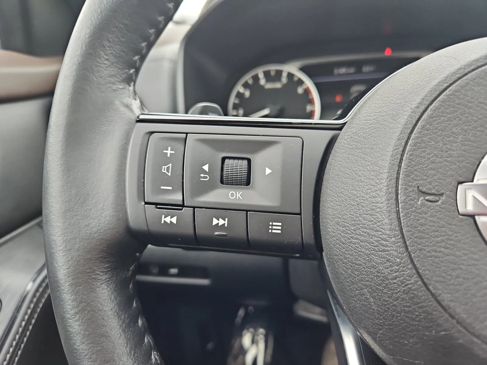 Nissan Rogue photo 26