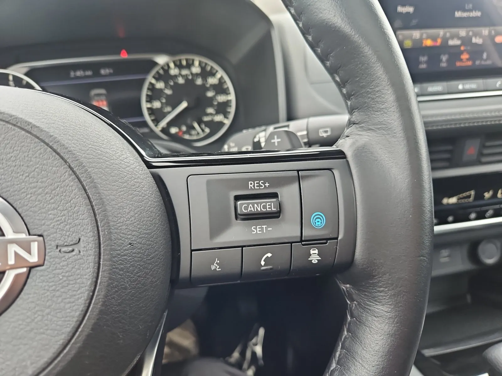 Nissan Rogue photo 25