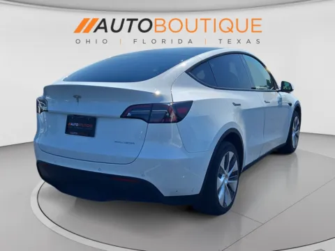 More photos of 2022 Tesla Model Y Long Range at Auto Boutique Ohio, OH