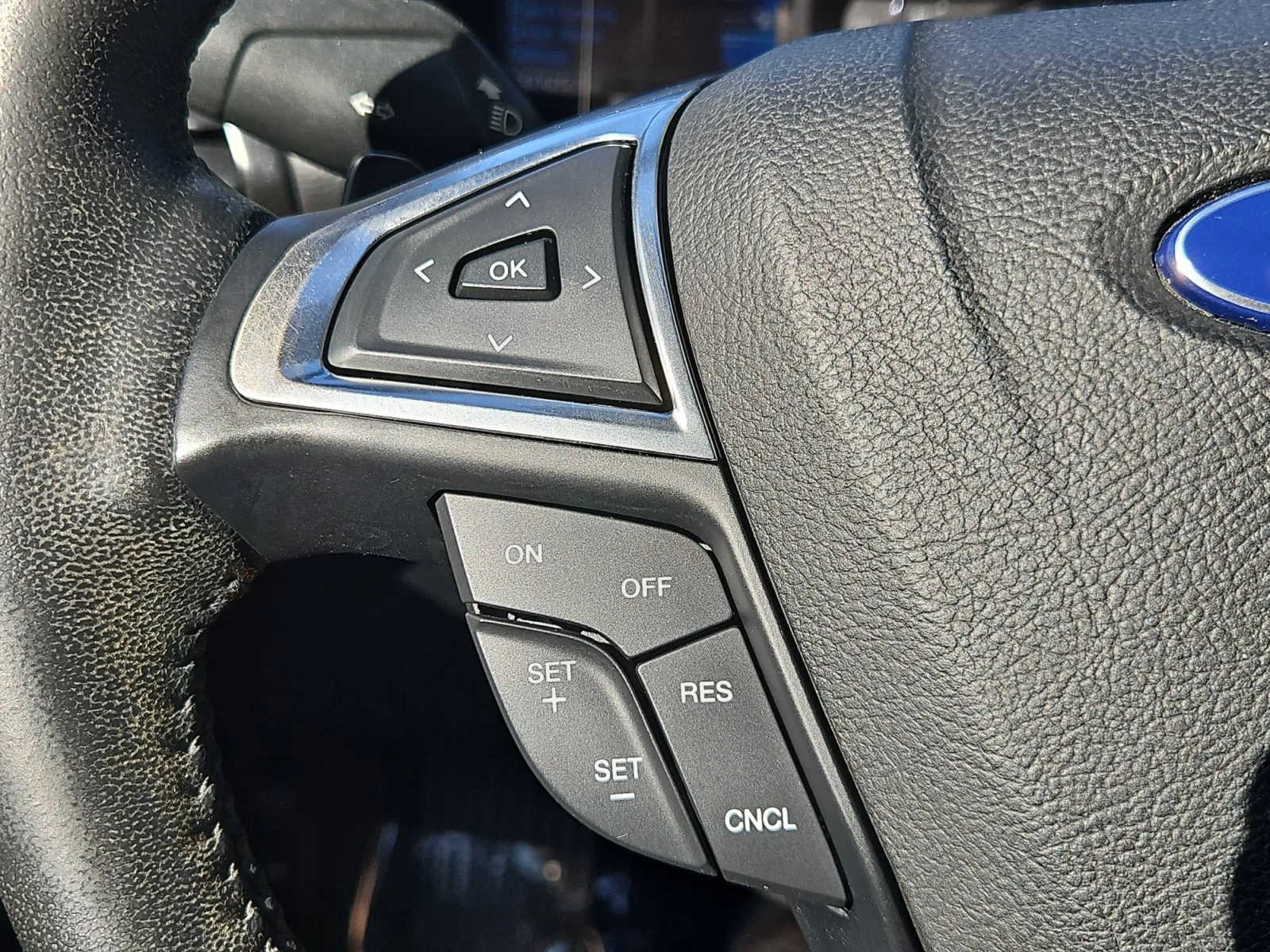 Ford Fusion photo 27