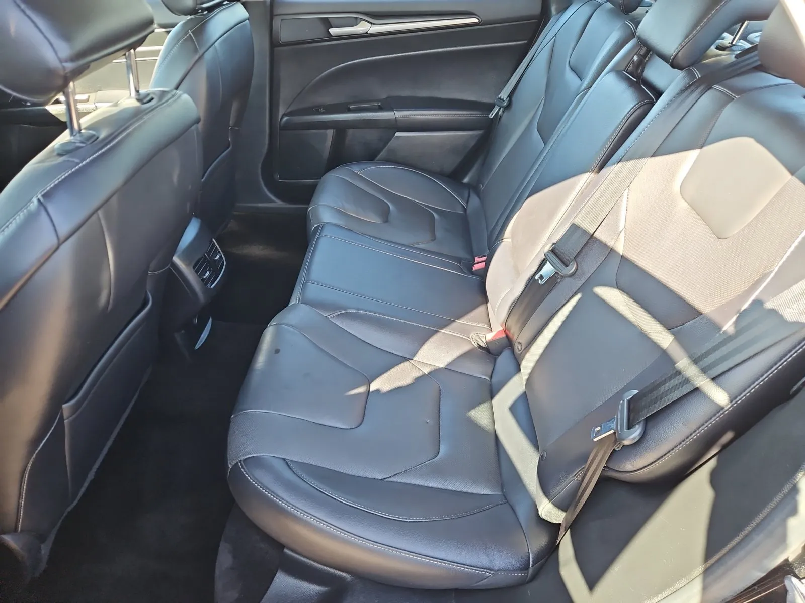 Ford Fusion photo 13