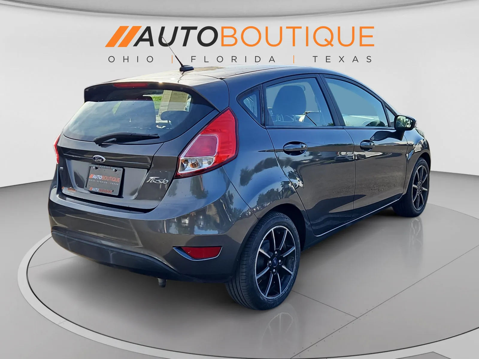 Ford Fiesta photo 4