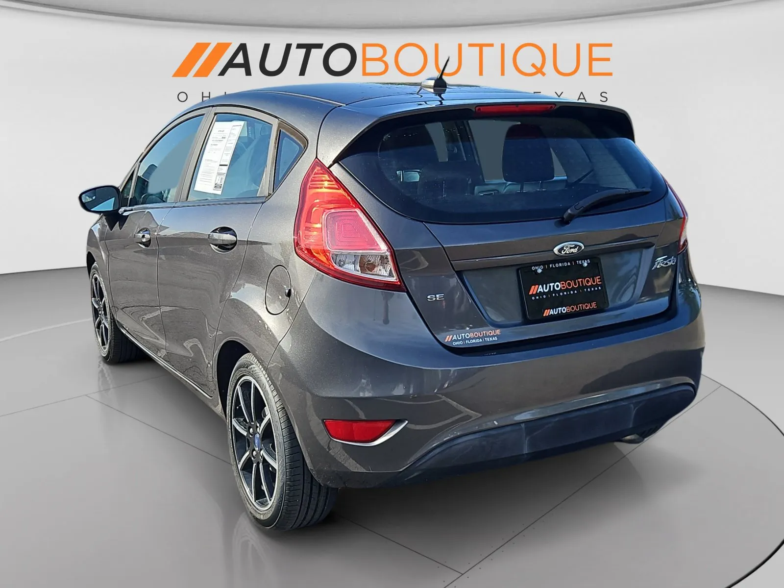 Ford Fiesta photo 2