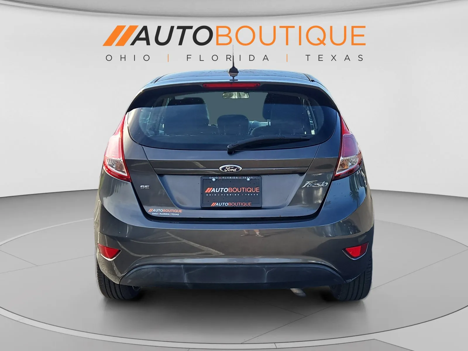 Ford Fiesta photo 3