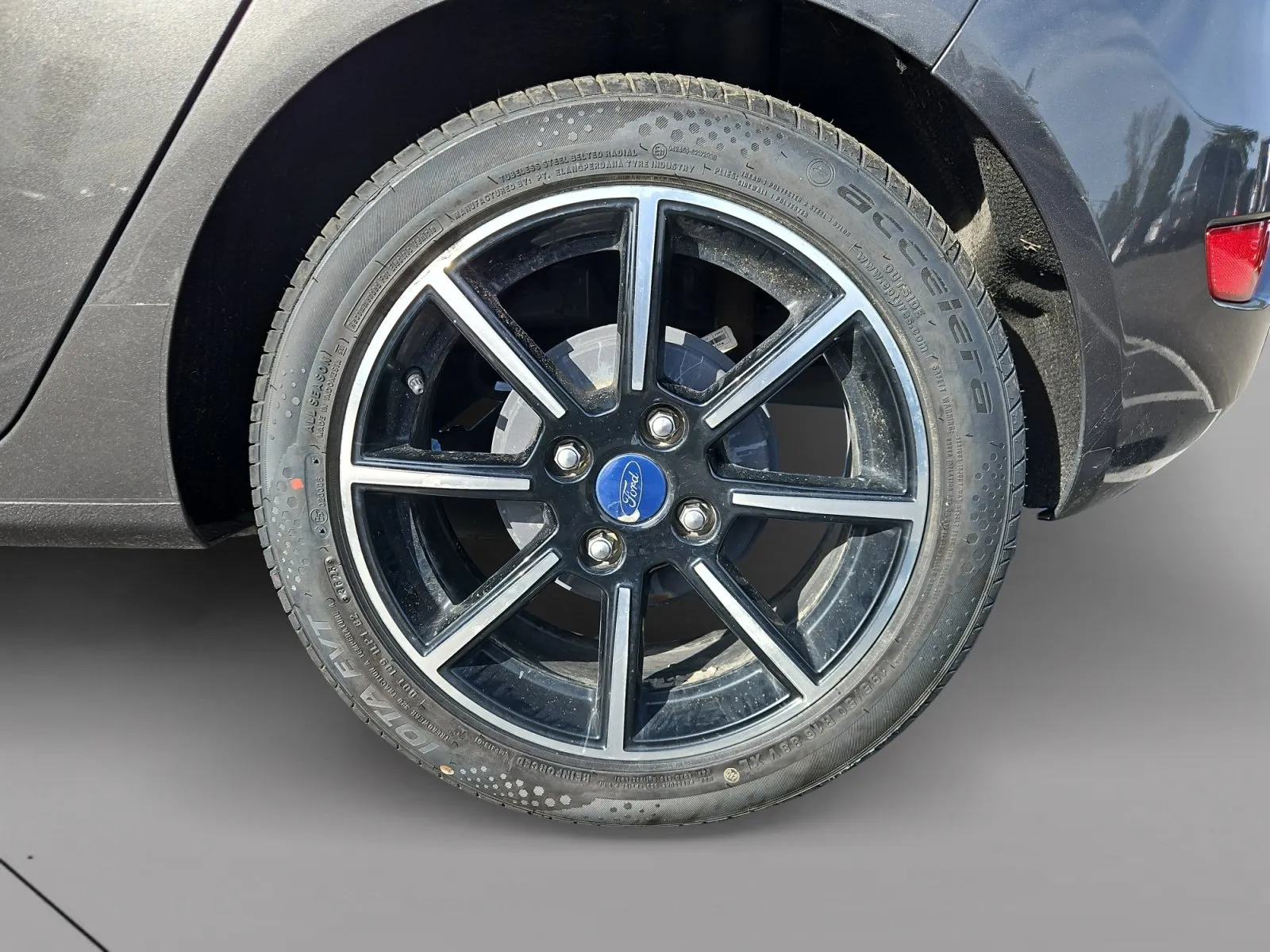 Ford Fiesta photo 14