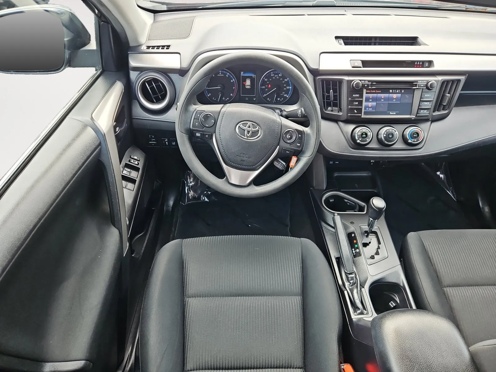 Toyota RAV4 photo 8