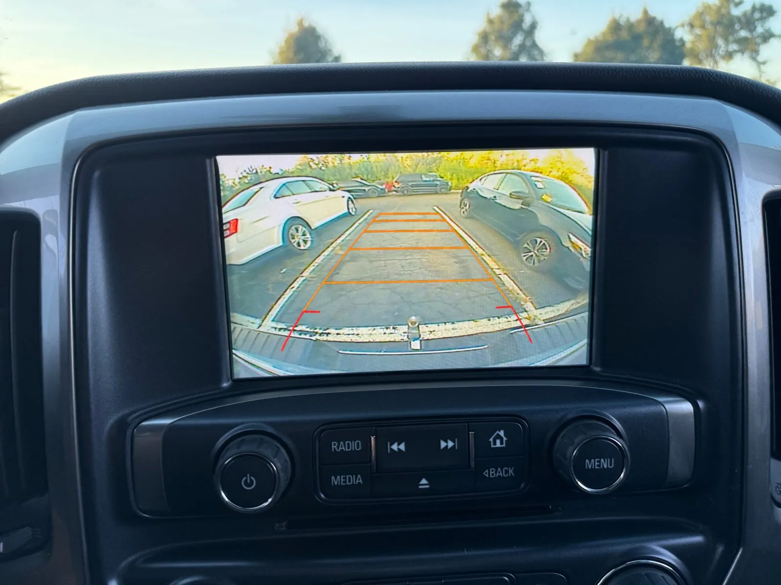 Chevrolet Silverado photo 18