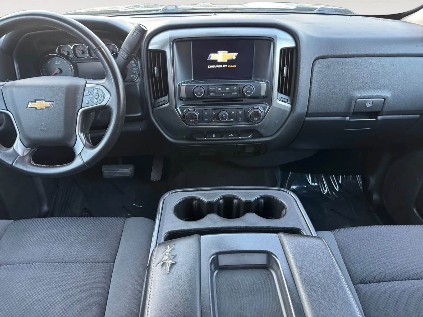Chevrolet Silverado photo 11