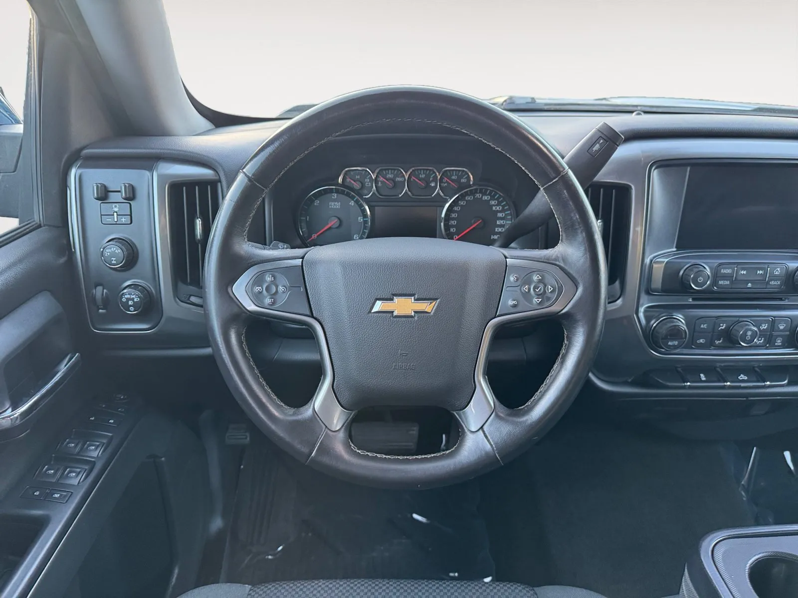 Chevrolet Silverado photo 12