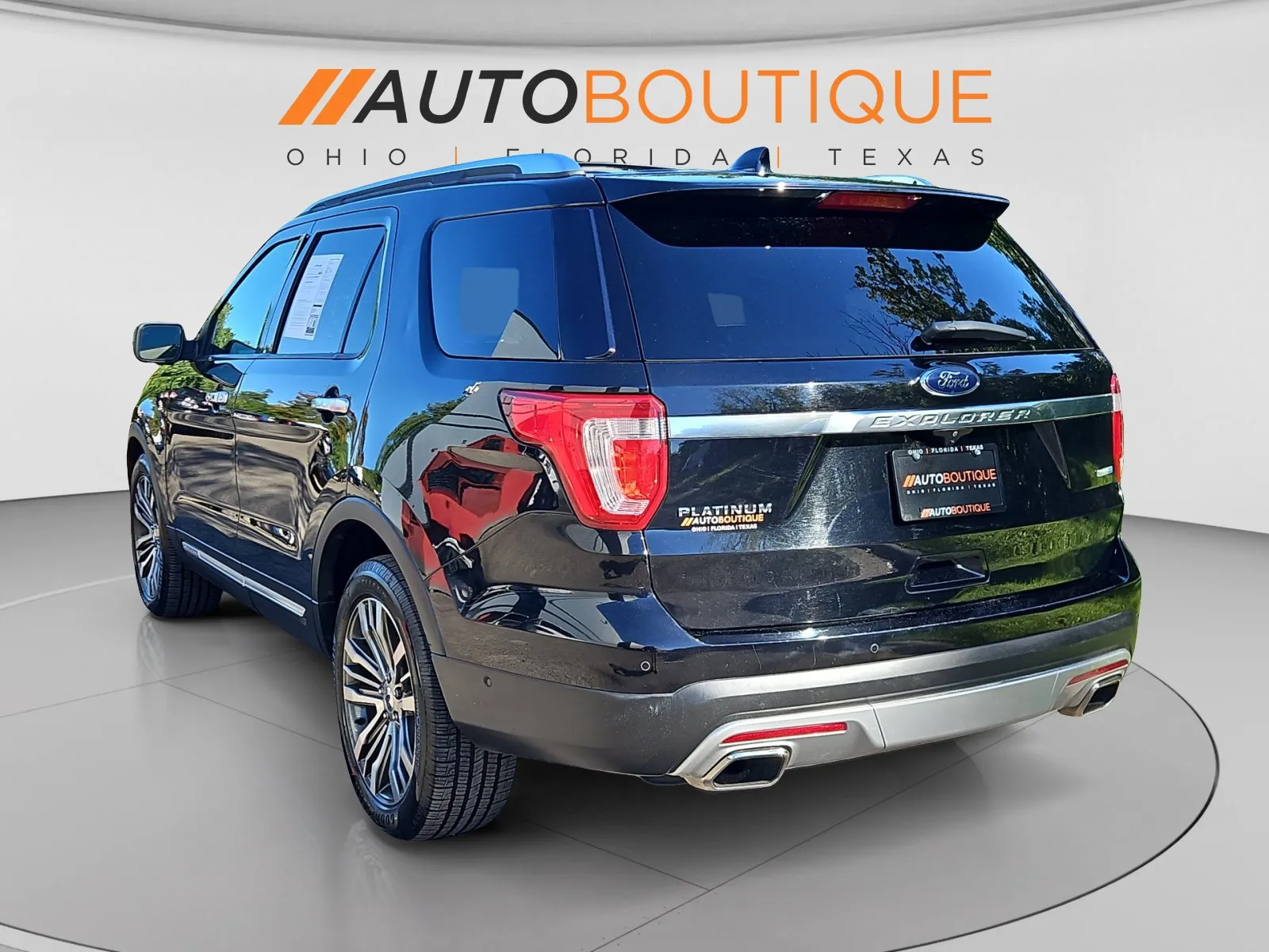 Ford Explorer photo 3